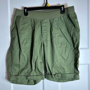 Catherine’s Women’s 0X Pull On Shorts Olive Roll Up Hem Pockets Highrise 2447